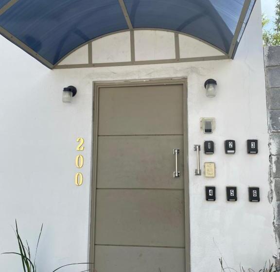スタンダードルーム, Suites Apodaca