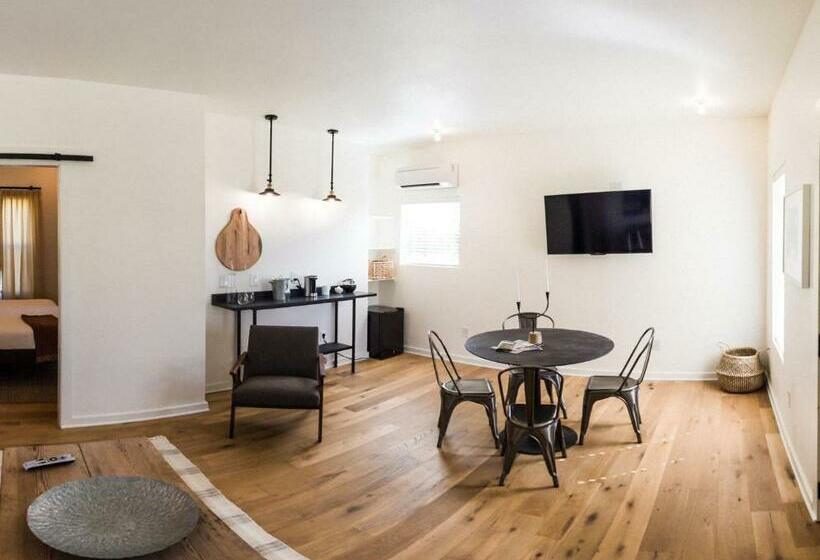 Хижина, Contigo Ranch Fredericksburg