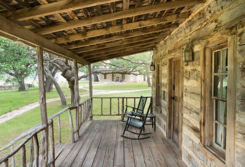 Хижина, Contigo Ranch Fredericksburg