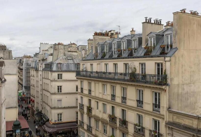 Апартаменты 1 Спальня, Chic Apartment In The Heart Of Paris