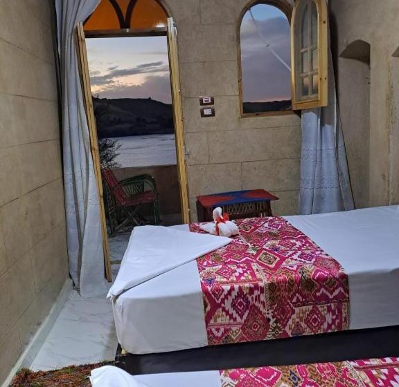 اتاق استاندارد با تراس, Queen House