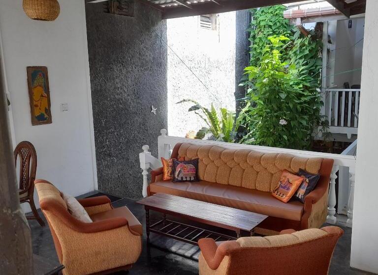 Quarto Triplo Basic, Shoba Traveller S Tree