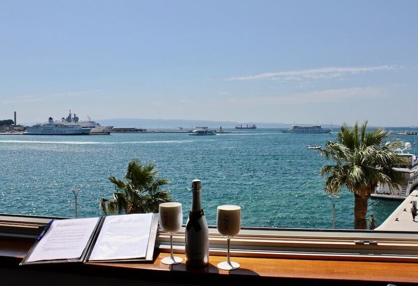 Номер Deluxe Вид на Море, Galeria Valeria Seaside Downtown   Mag Quaint & Elegant Boutique Hotels