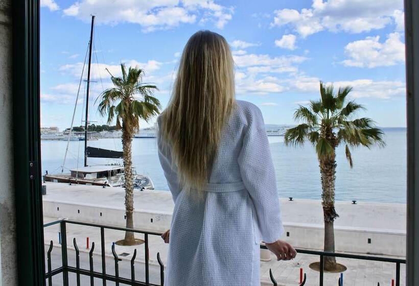 Номер престиж с видом на море, Galeria Valeria Seaside Downtown   Mag Quaint & Elegant Boutique Hotels