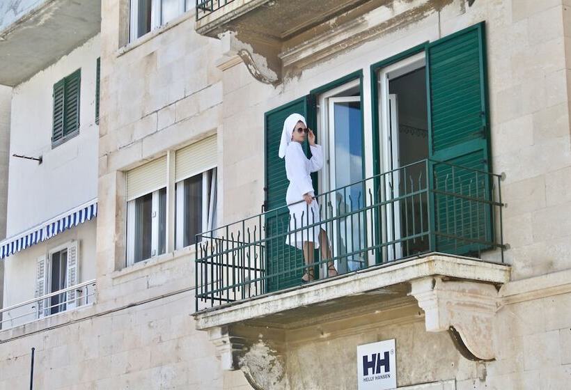 Номер престиж с видом на море, Galeria Valeria Seaside Downtown   Mag Quaint & Elegant Boutique Hotels