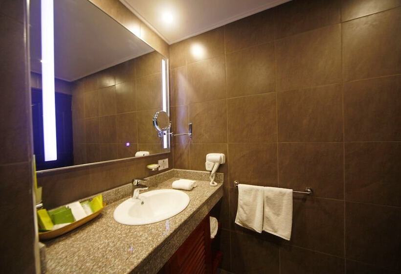 Quarto Deluxe, Best Western Premier Garden Hotel Entebbe