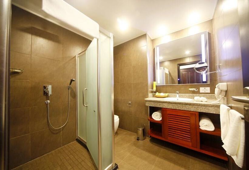 Quarto Deluxe, Best Western Premier Garden Hotel Entebbe