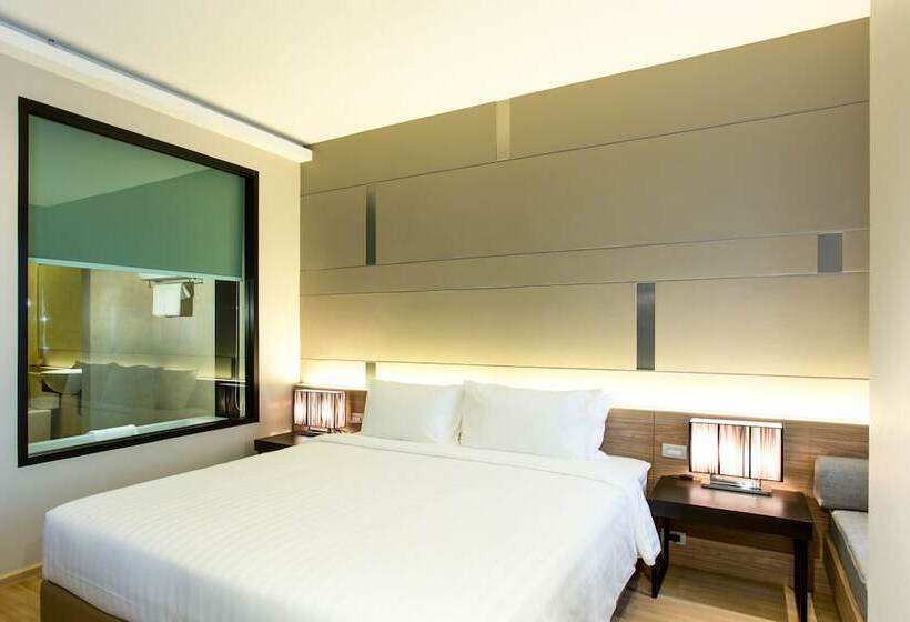 Полулюкс, Hyde Park Chiangmai