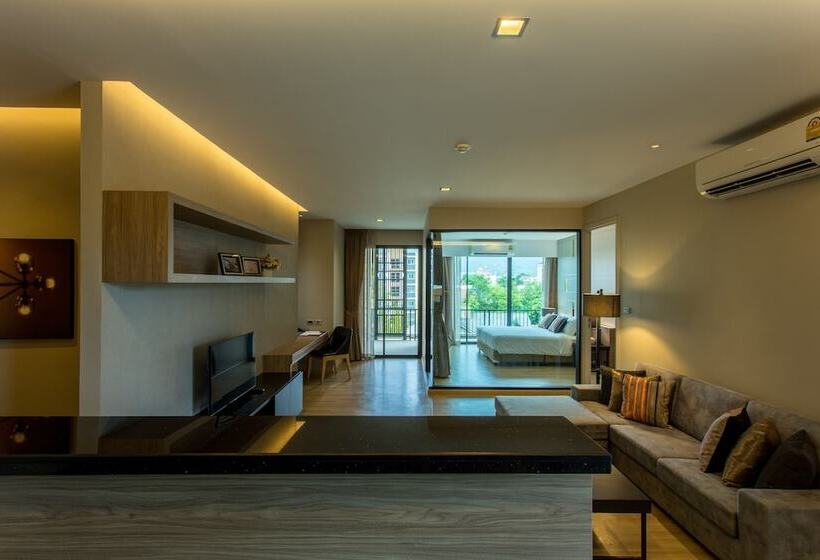 Люкс, Hyde Park Chiangmai