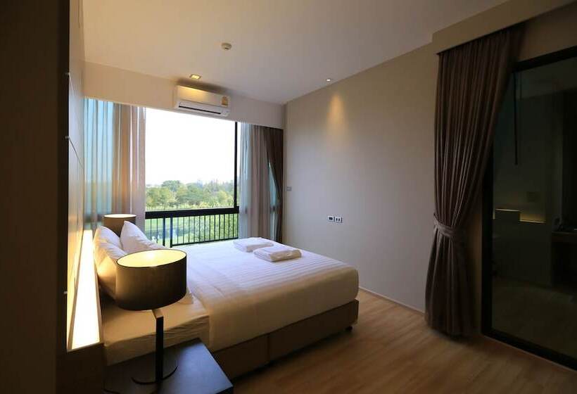 Люкс, Hyde Park Chiangmai