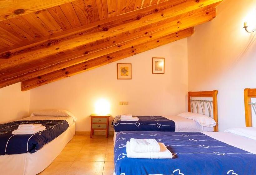 Номер Стандарт Трехместный, Altogredos Hotel Rural Y Apartamentos Turísticos