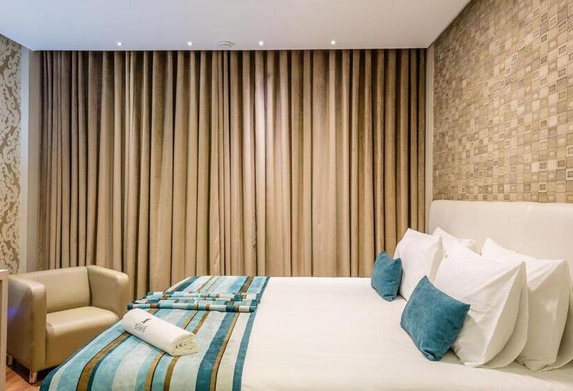 Quarto Superior Cama King, Vox