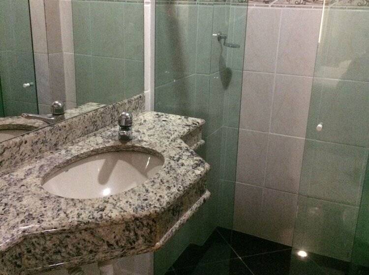 Quarto Estandar, Vox