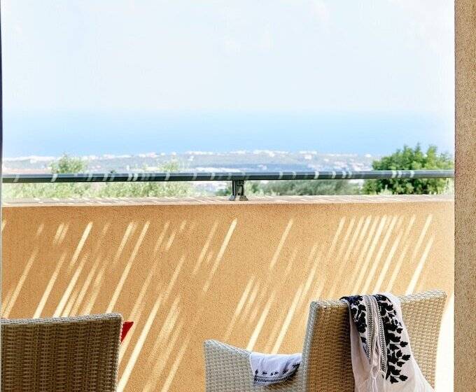 Вилла 3 Спальни с Бассейном, Village Heights Resort