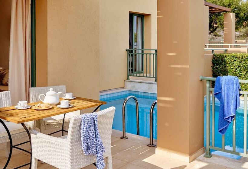Вилла 3 Спальни с Бассейном, Village Heights Resort