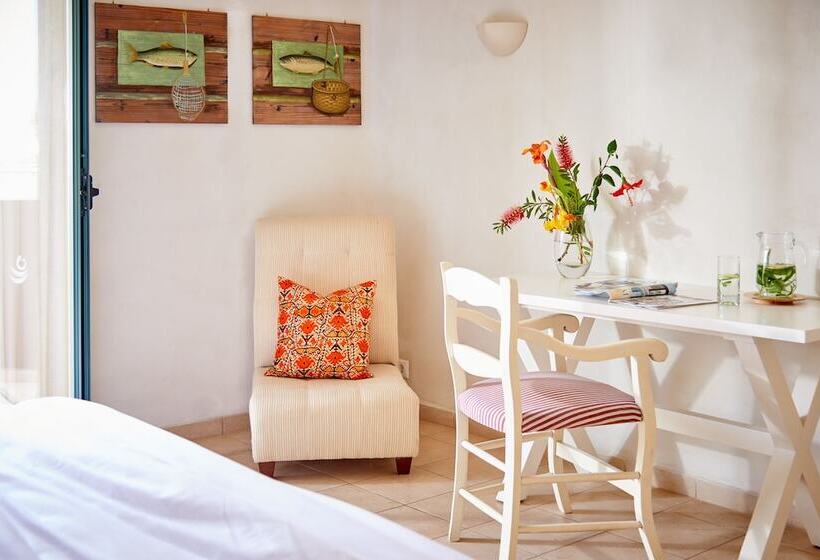 Вилла 3 Спальни с Бассейном, Village Heights Resort