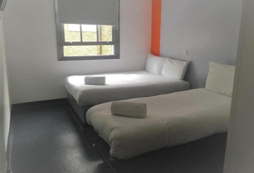 스탠다드 트리플 룸, Easyhotel Victoria