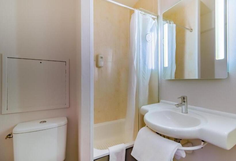 Четырехместный Номер Стандарт, B&b Hotel Marseille La Valentine