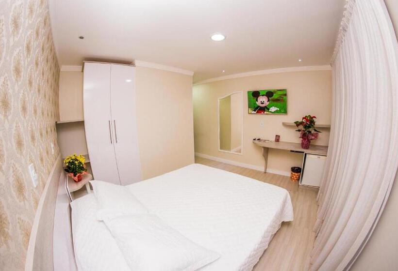 Family Suite, Rouxinol