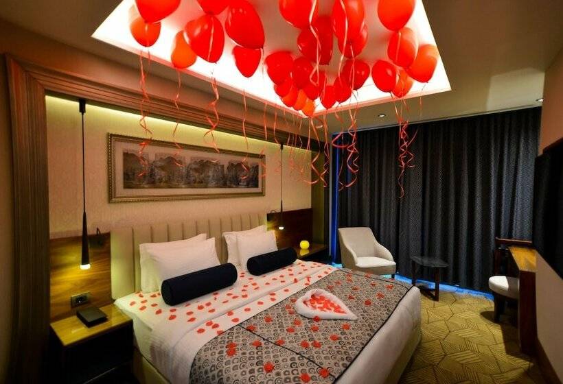 Люкс Вид на Город, Golden Tulip Istanbul Bayrampasa