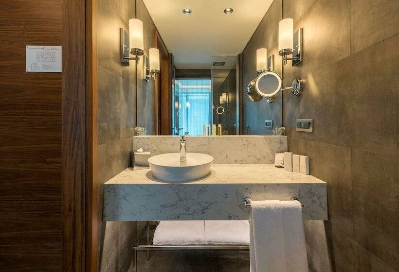 Номер Superior Вид на Город, Golden Tulip Istanbul Bayrampasa