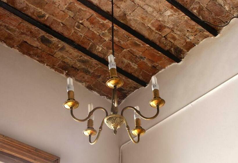 اتاق استاندارد, Elefante Rosa Hostel