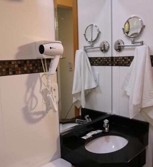 اتاق استاندارد چهار تخته, Ouro Minas Plaza