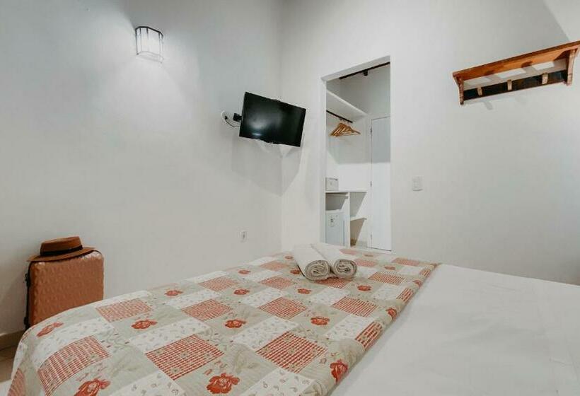 Quarto Economy, Calador Buzios