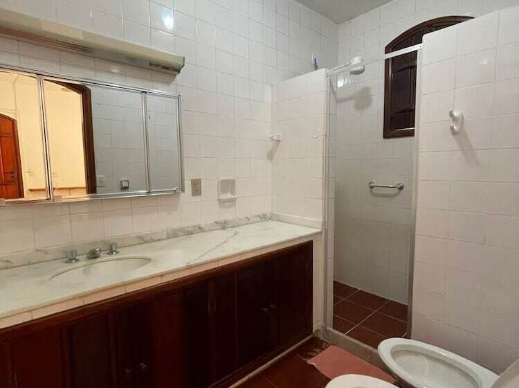 Quarto Estandar, Pousada Alecrim Dourado