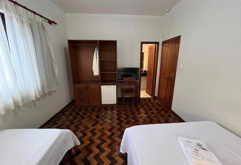 이코노미 룸, Acomodare Hotel  Sob Nova Direção