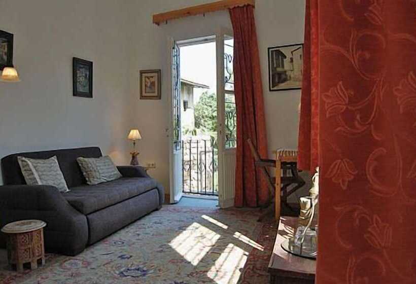 سوییت, Villa Tulipan