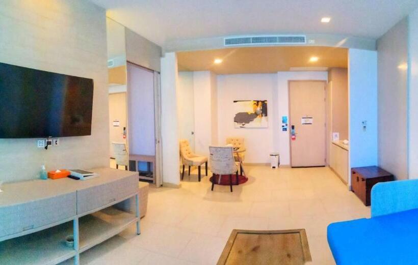 Апартаменты 1 Спальня Вид на Море, Beach Walk Boutique Resort