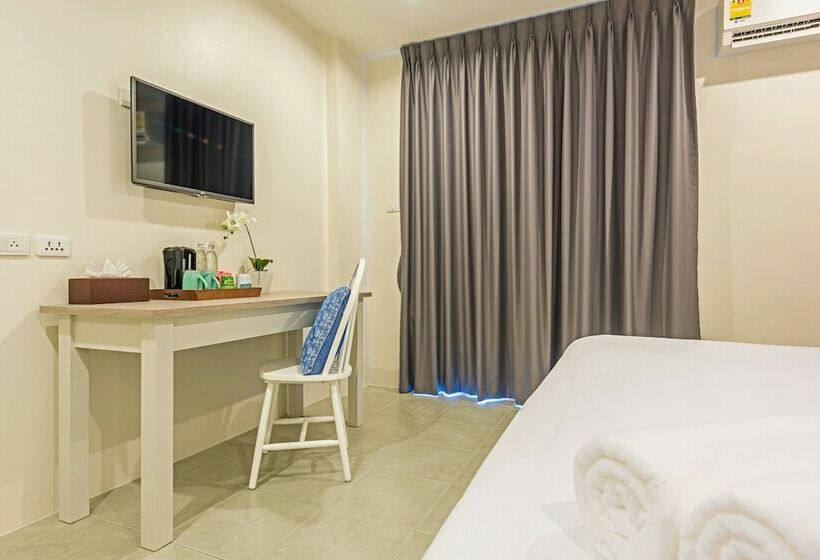 디럭스 룸, Recenta Phuket Suanluang