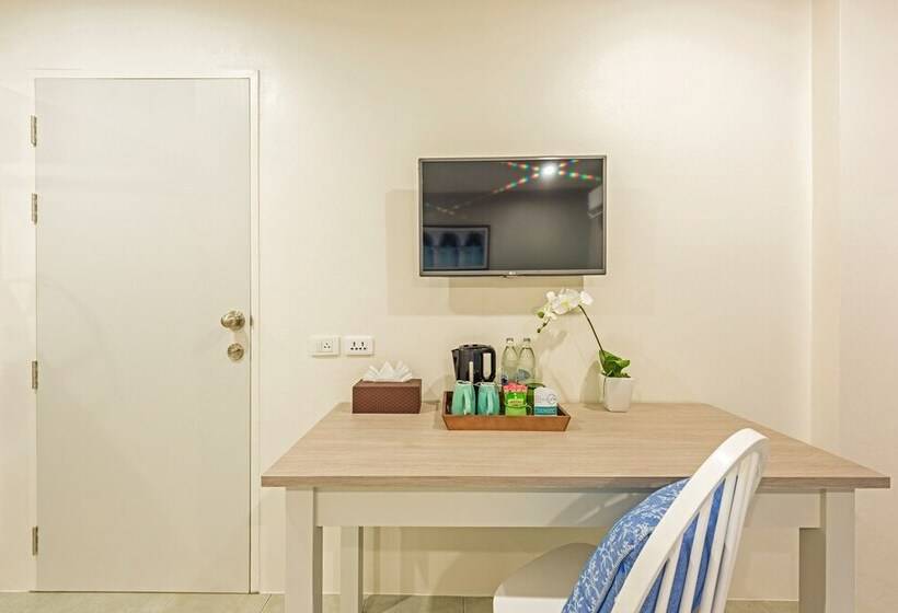 디럭스 룸, Recenta Phuket Suanluang