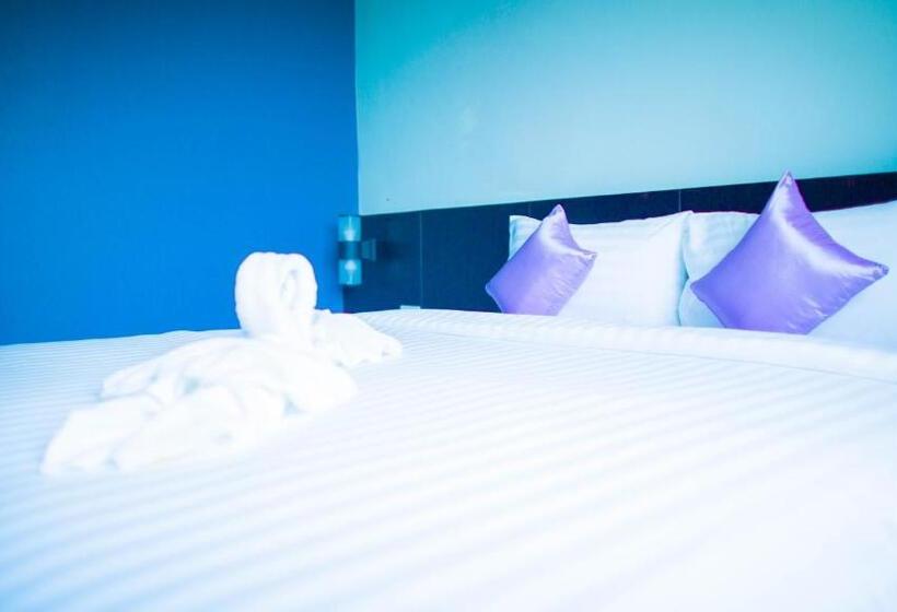 디럭스 4인 룸, Aziss Boutique Hotel   Sha Plus