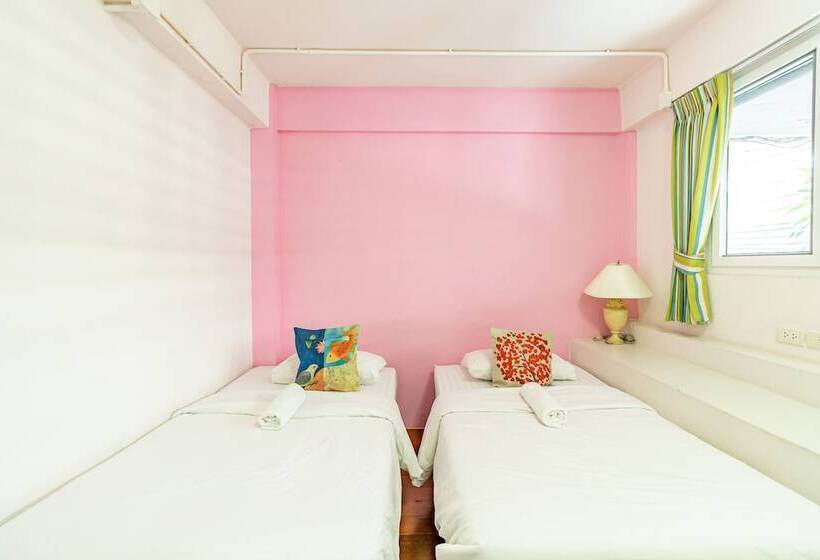 اتاق استاندارد با سرویس بهداشتی مشترک, Sleep Dee Hostel