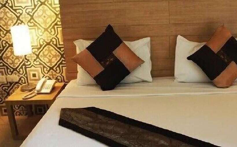 디럭스 룸, Chinotel