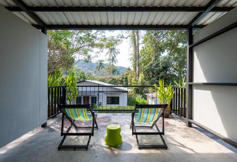 اتاق استاندارد با تخت بزرگ, The Stage, Koh Chang