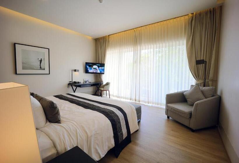 اتاق لوکس با چشم‌انداز دریا, The Palayana Hua Hin