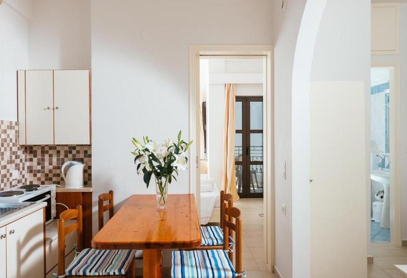 Семейный Номер, Paradise Hotel Apartments
