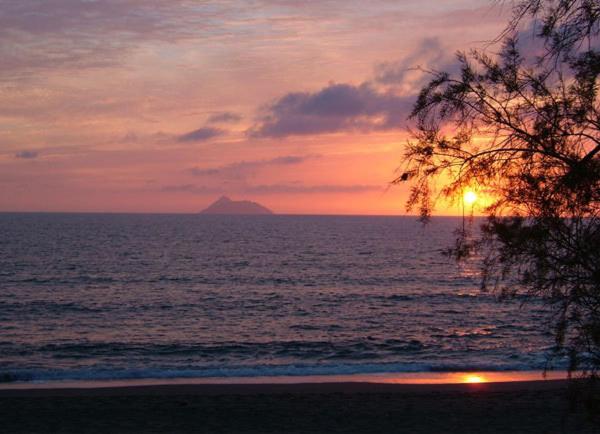 스탠다드 트리플 룸, Alexander Beach