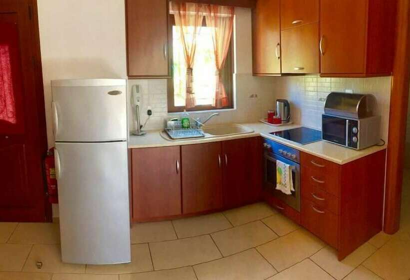 スタンダードバンガロー, Kalloni Village Apartments
