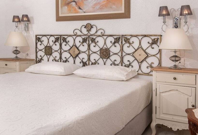 Трехместный Номер Deluxe Вид на Море, Leandros