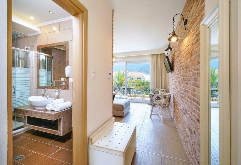 패밀리 스위트, Luxury Villa Fotini