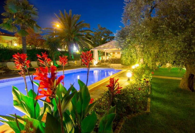 家庭套房, Luxury Villa Fotini