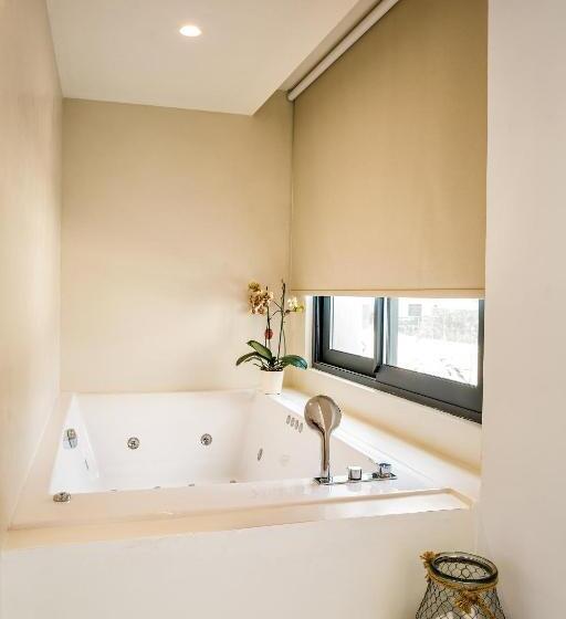 Полулюкс, Samian Mare Hotel Suites & Spa