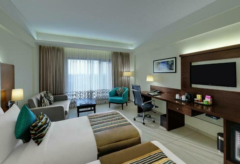 Номер Deluxe, The Fern Kadamba Hotel And Spa