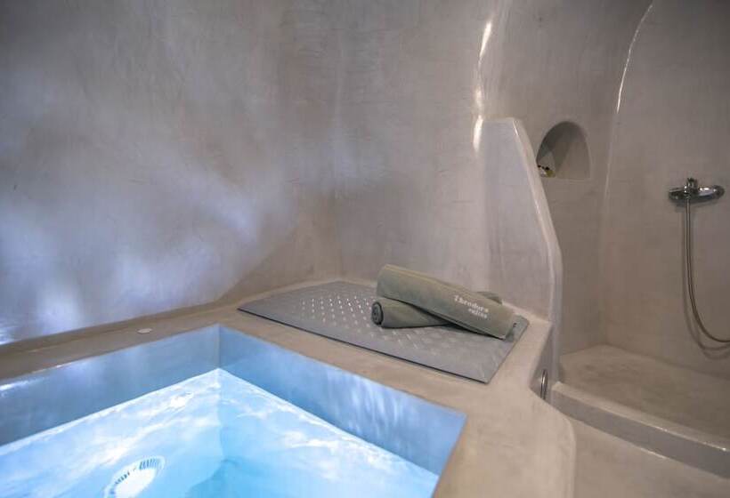 سوئیت با چشم‌انداز, Oia Memories Suites