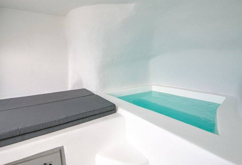 سوئیت دولوکس با چشم‌انداز, Oia Memories Suites