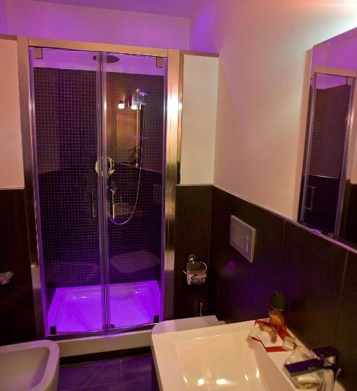חדר סטנדרט לשלושה, Chroma Italy   Chroma Tessera